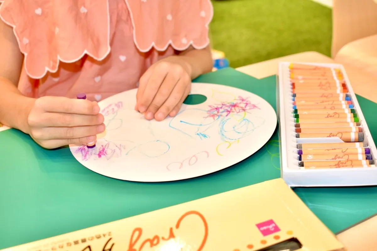 お子様を迎える診察のようす